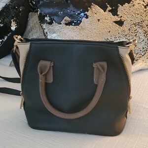 Elegant Black and Tan Women's Handbag